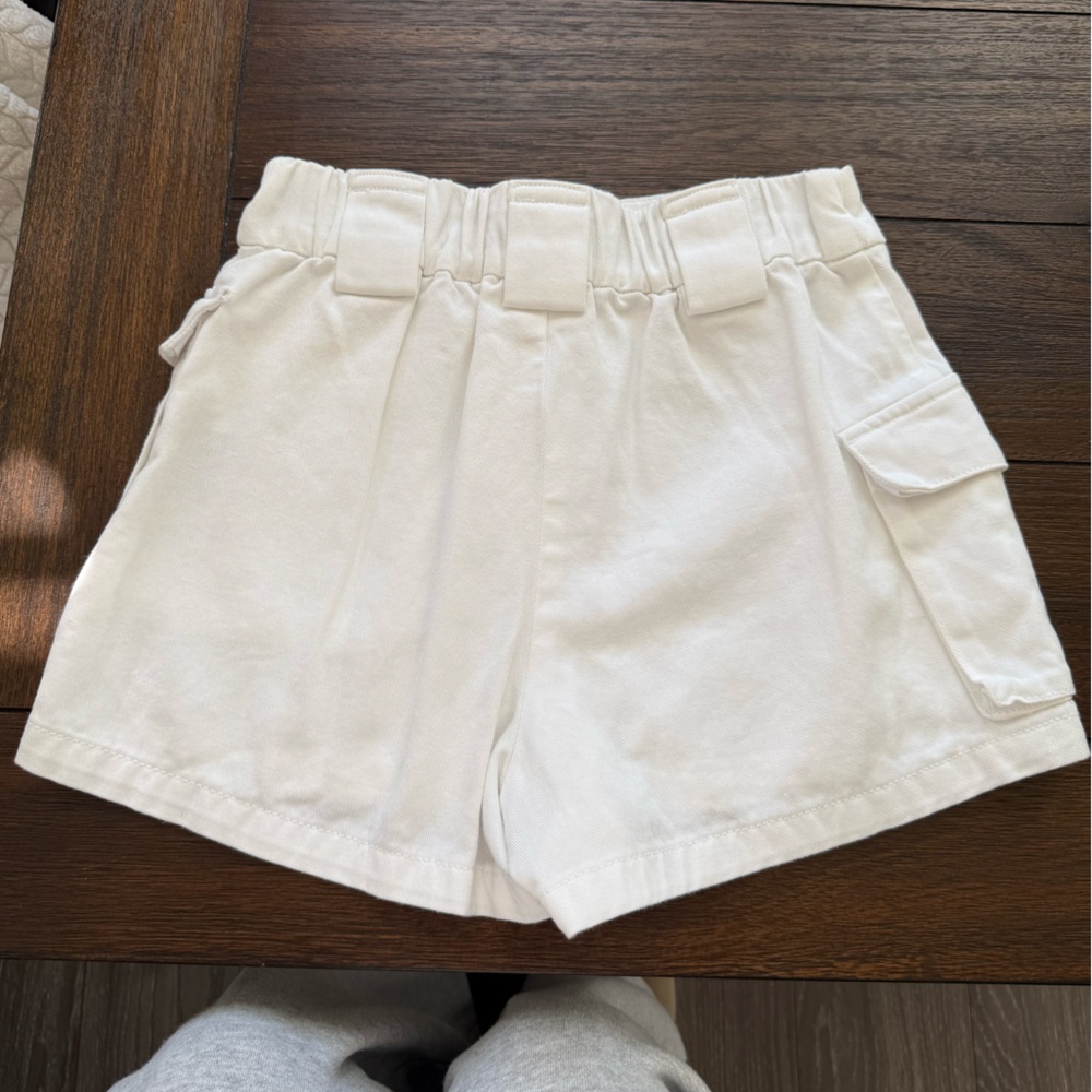 Aritzia TNA white cargo shorts - Picture 2 of 4